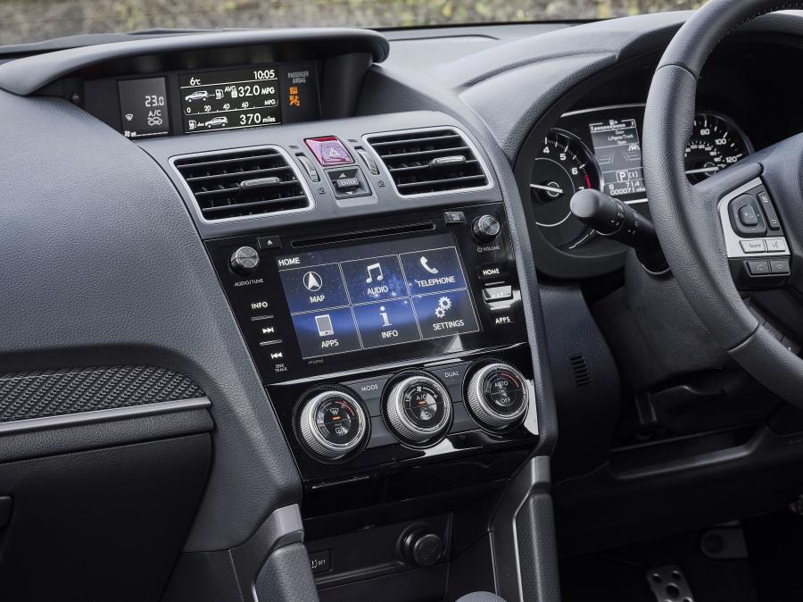 Детали интерьера Subaru Forester 2.0XT 2016 года  (UK) (фото 26 из 30)